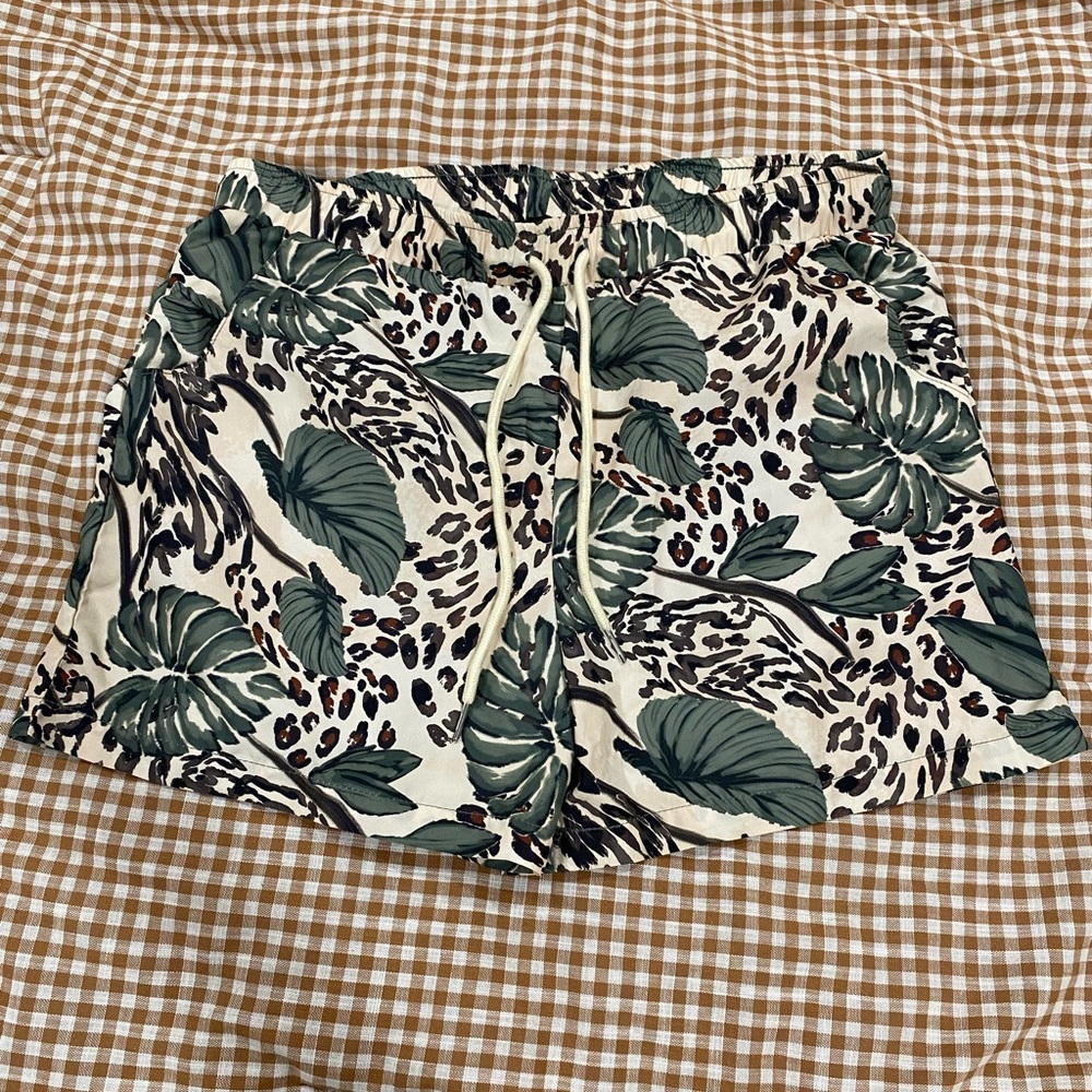 Men’s swim trunks